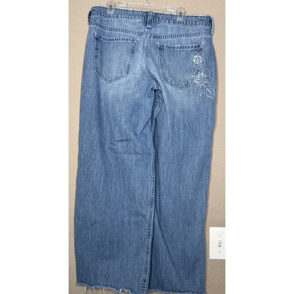 Hollister Embroidered Lowrise Baggy Jeans Raw Hem 12 L Festival Y2K Casual Boho - Picture 3 of 11